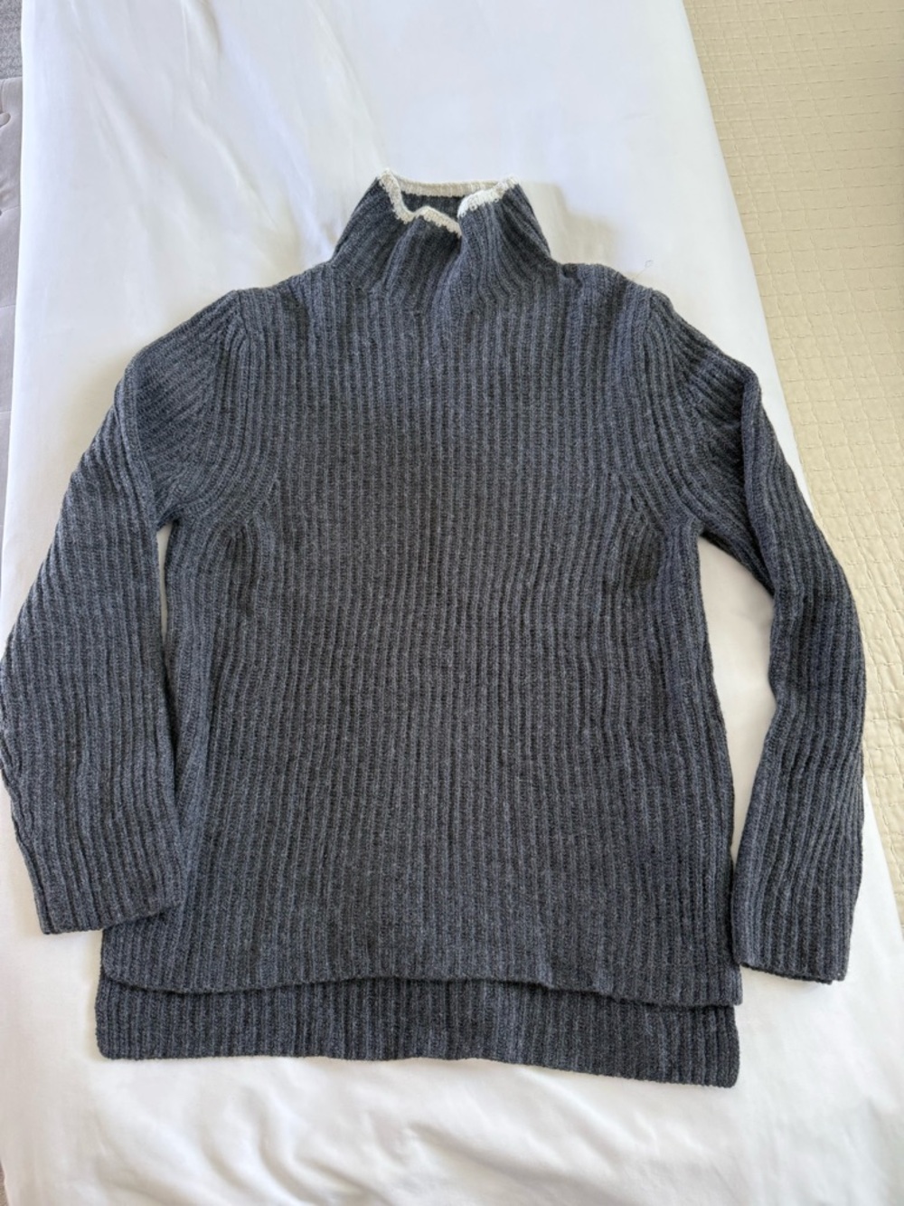 Theory Karenia Charcoal Gray Ribbed Wool-Cashmere Turtleneck Neck Sweater